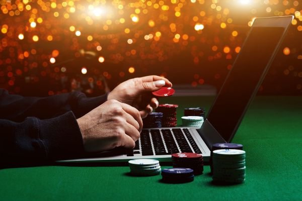 Live casino table games with real dealers on phky platform